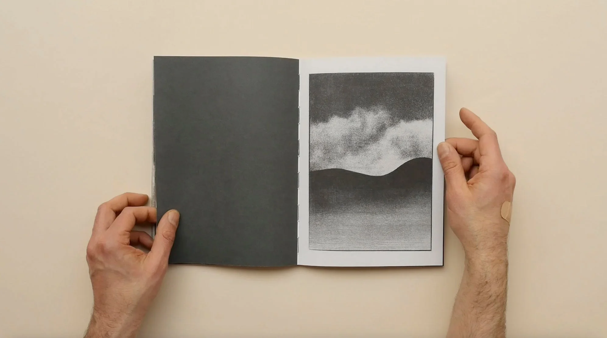 An ocean in between the waves by Gert Motmans - Image 3