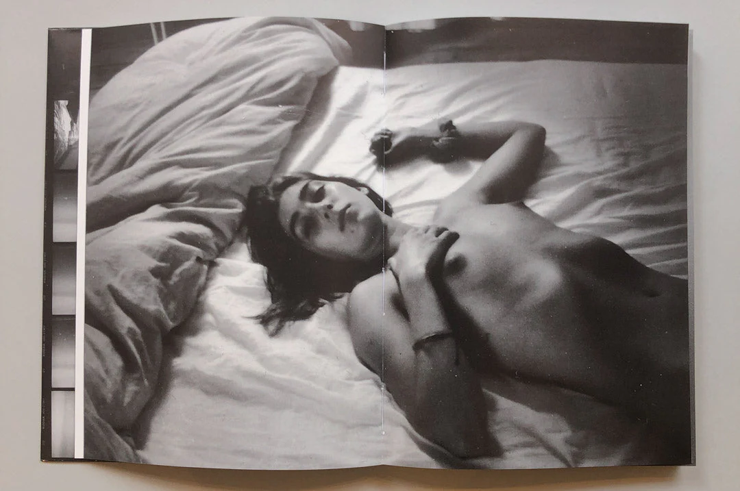 Come closer by Dinaya Waeyaert - Image 3